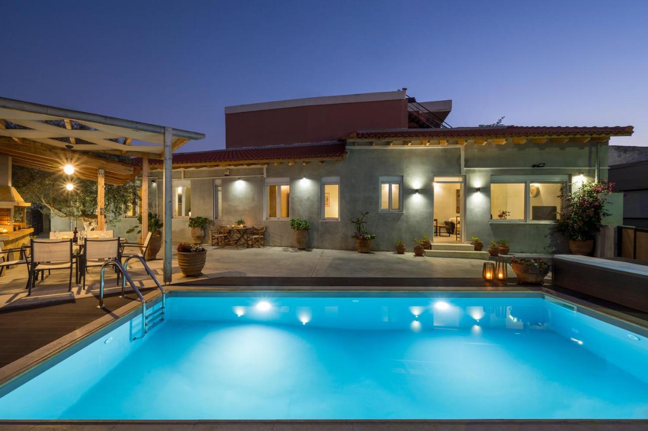 Villa Roxanne Galatas  Екстер'єр фото