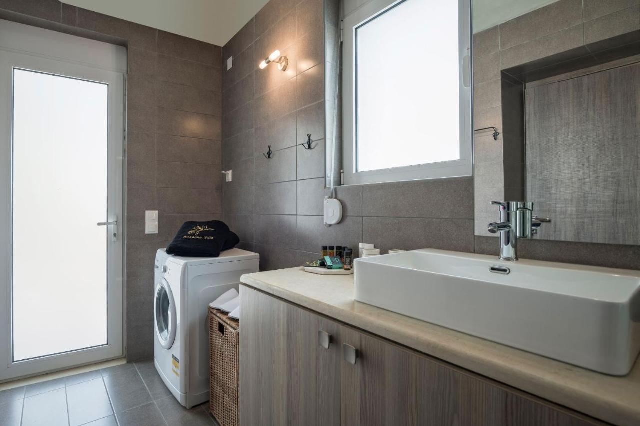 Villa Roxanne Galatas  Екстер'єр фото